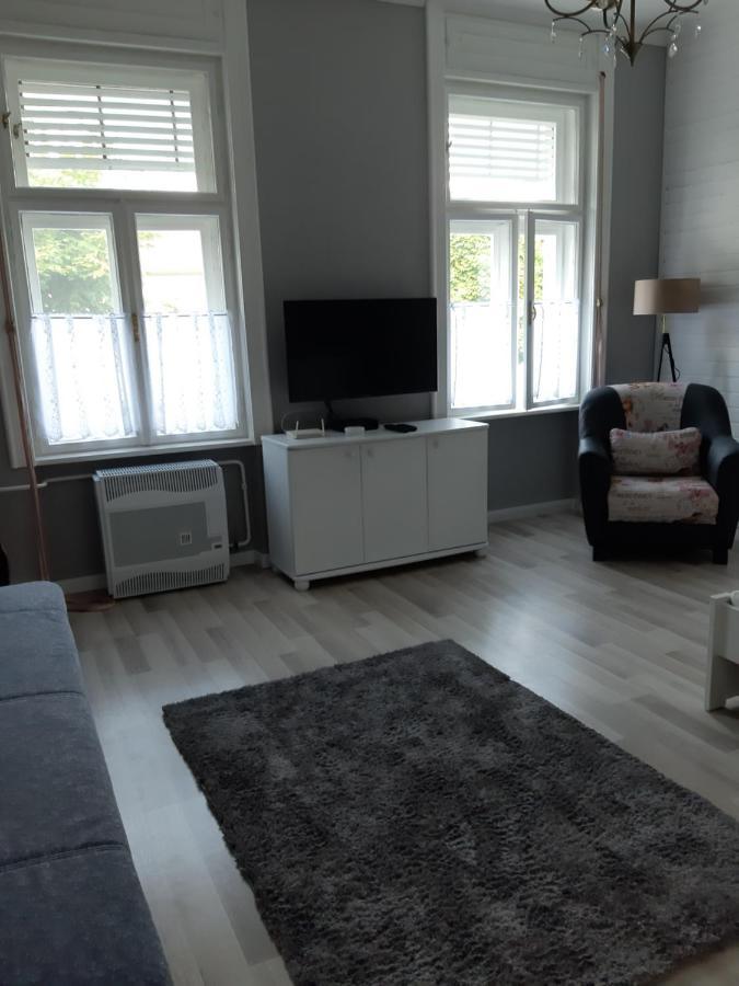 Apartament Jade Vendeghaz Pápa Zewnętrze zdjęcie