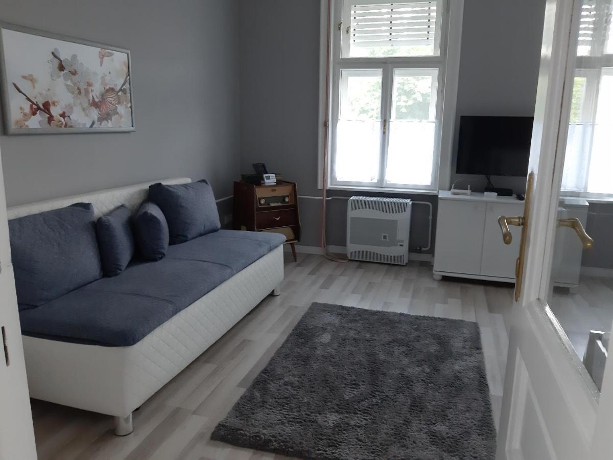 Apartament Jade Vendeghaz Pápa Zewnętrze zdjęcie