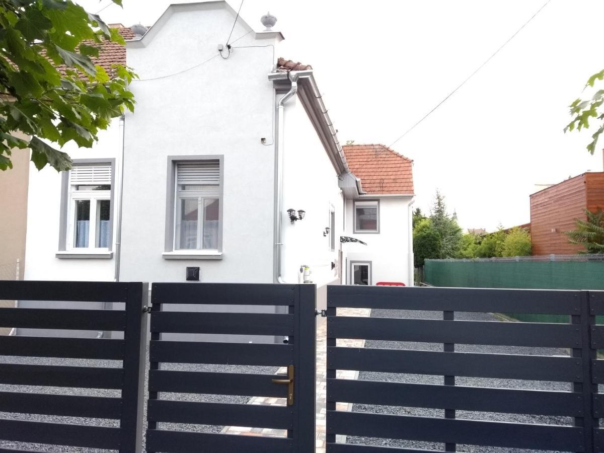 Apartament Jade Vendeghaz Pápa Zewnętrze zdjęcie